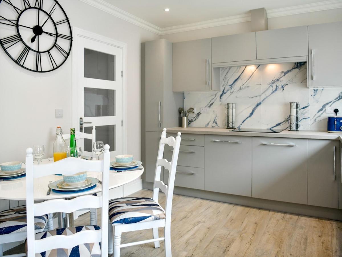 스완지 Pass The Keys Newly Refurbished Modern Bungalow - Pets Welcome 빌라 외부 사진