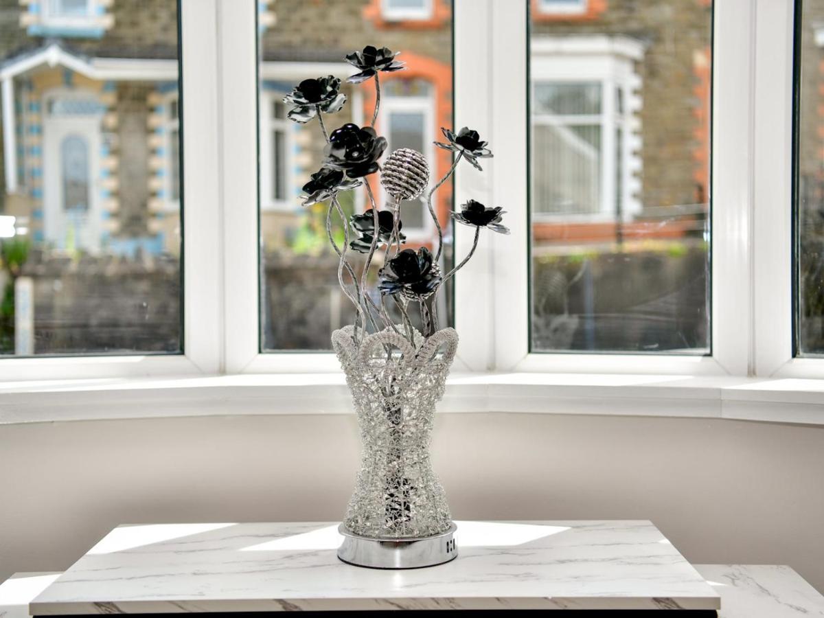 스완지 Pass The Keys Newly Refurbished Modern Bungalow - Pets Welcome 빌라 외부 사진