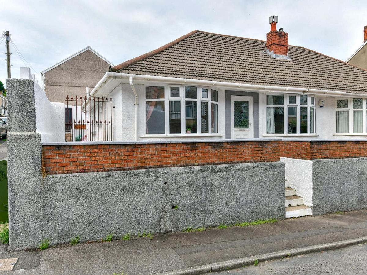스완지 Pass The Keys Newly Refurbished Modern Bungalow - Pets Welcome 빌라 외부 사진